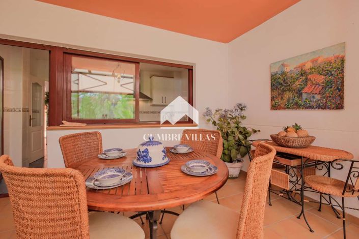 Image No.19-4 Bed Townhouse for sale