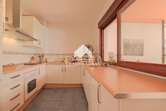 Image No.20-4 Bed Townhouse for sale