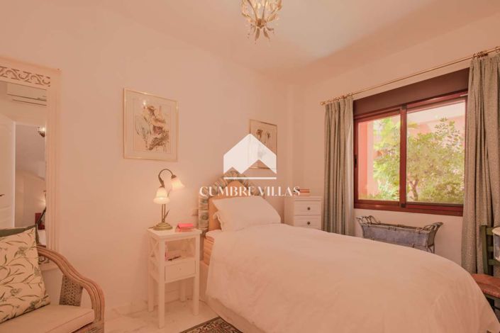 Image No.32-4 Bed Townhouse for sale