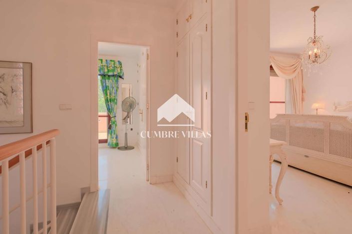 Image No.35-4 Bed Townhouse for sale