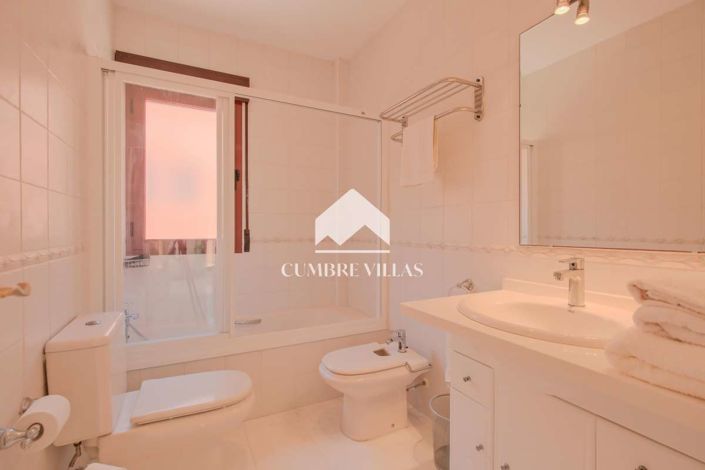 Image No.37-4 Bed Townhouse for sale