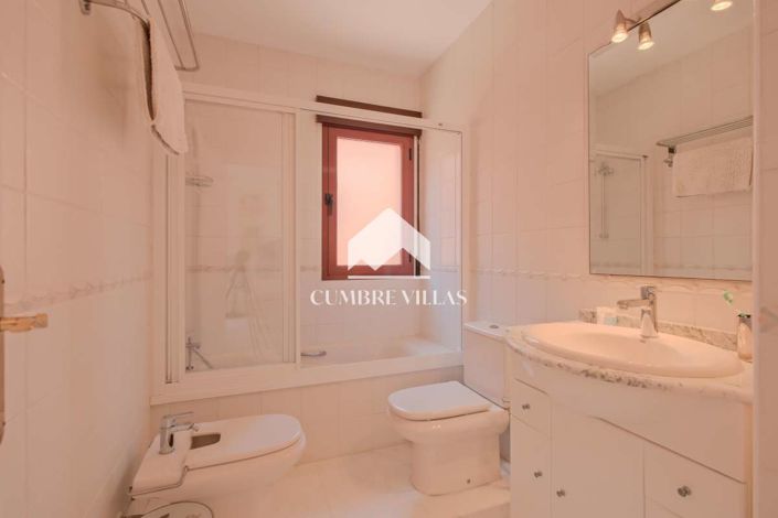 Image No.41-4 Bed Townhouse for sale