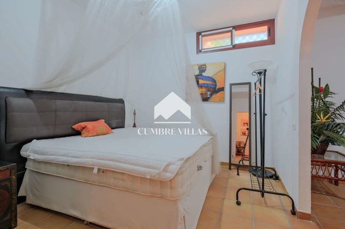 Image No.52-4 Bed Townhouse for sale