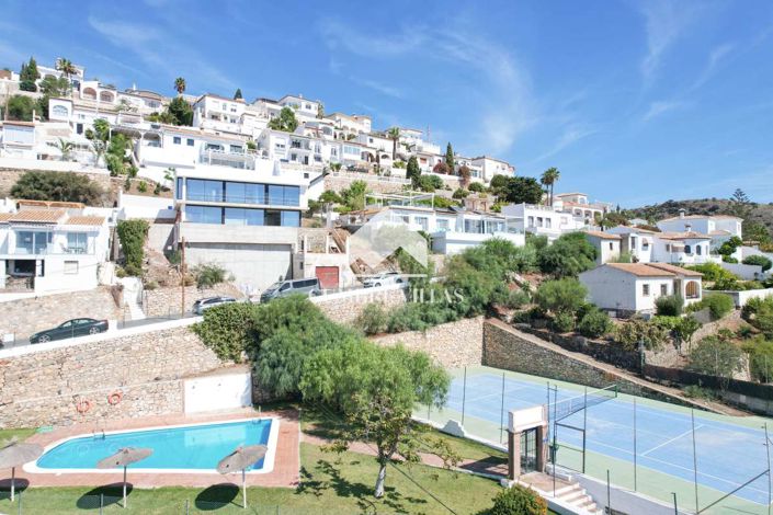 Image No.12-2 Bed Villa for sale