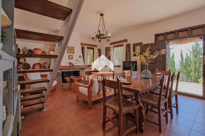 Image No.17-5 Bed Country House for sale