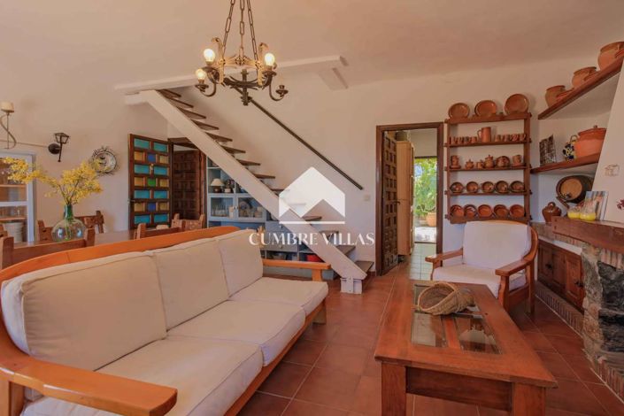 Image No.21-5 Bed Country House for sale