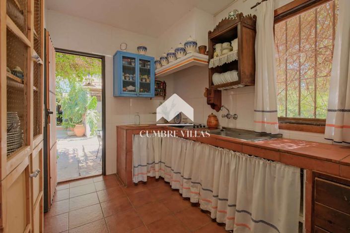 Image No.22-5 Bed Country House for sale