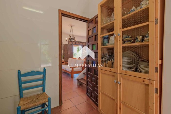 Image No.30-5 Bed Country House for sale