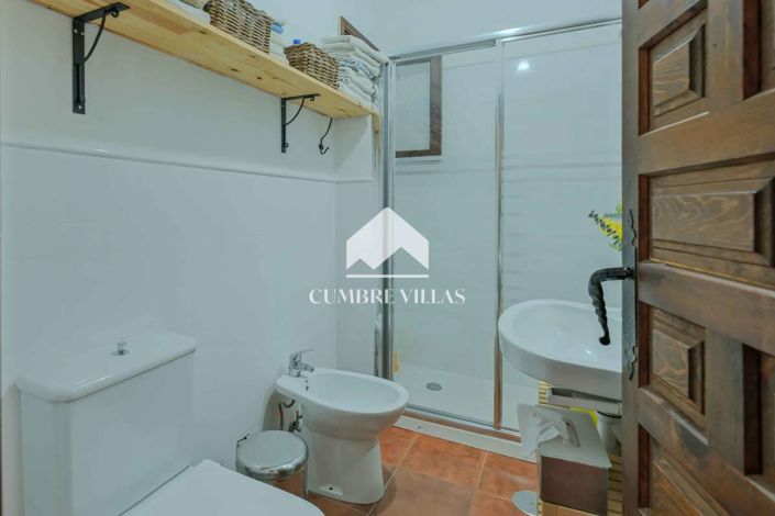 Image No.34-5 Bed Country House for sale