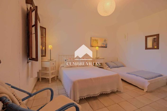 Image No.35-5 Bed Country House for sale