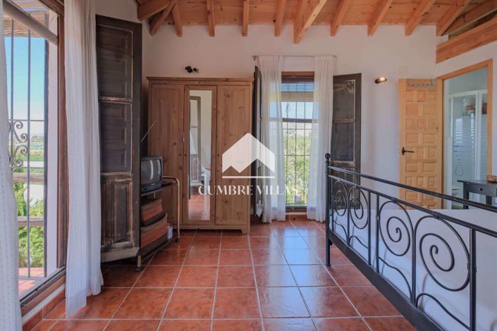 Image No.41-5 Bed Country House for sale