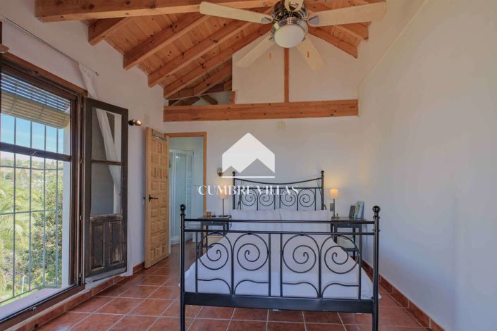 Image No.43-5 Bed Country House for sale