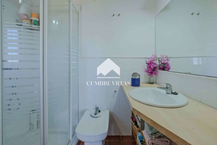 Image No.44-5 Bed Country House for sale