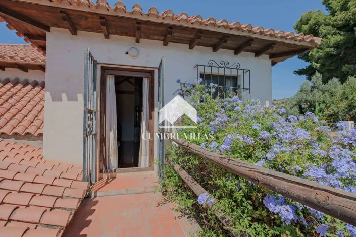 Image No.50-5 Bed Country House for sale