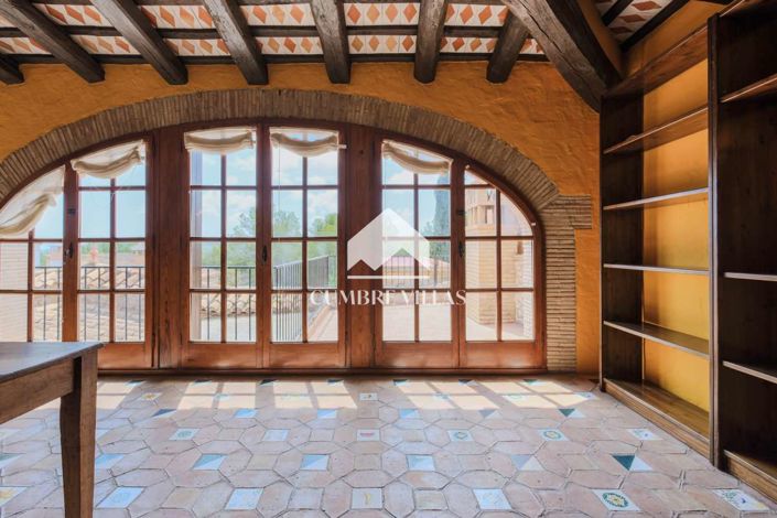 Image No.60-5 Bed Villa for sale