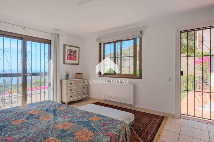 Image No.37-4 Bed Villa for sale