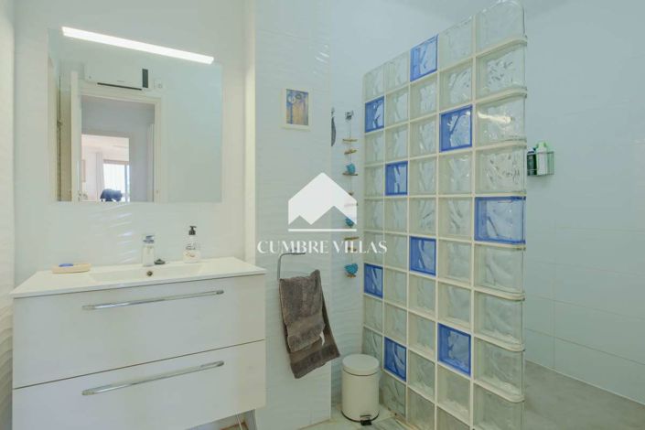 Image No.40-4 Bed Villa for sale