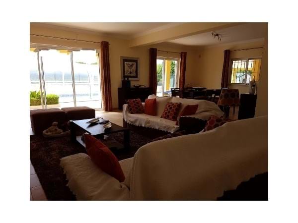 Image No.5-7 Bed Villa for sale