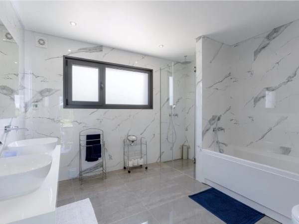 Image No.10-5 Bed Villa for sale