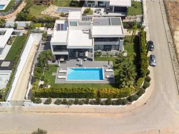 Image No.2-5 Bed Villa for sale