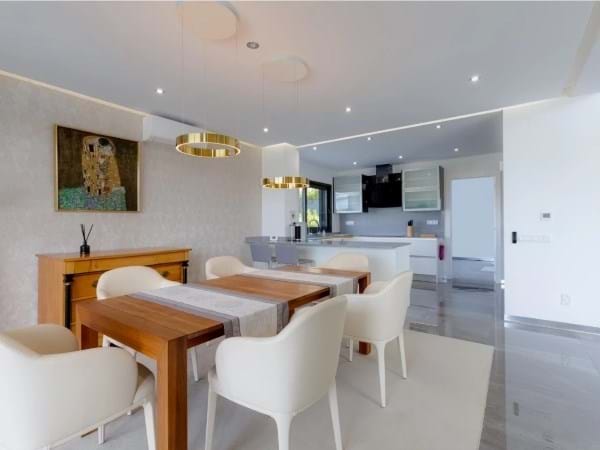 Image No.7-5 Bed Villa for sale