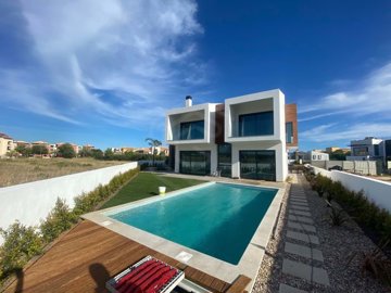 4 Bed Villa for sale