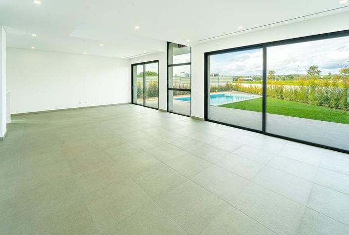 Image No.5-4 Bed Villa for sale