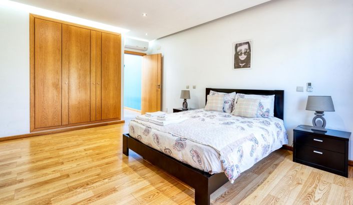 Image No.19-6 Bed Villa for sale