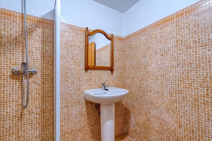 Image No.27-6 Bed Villa for sale