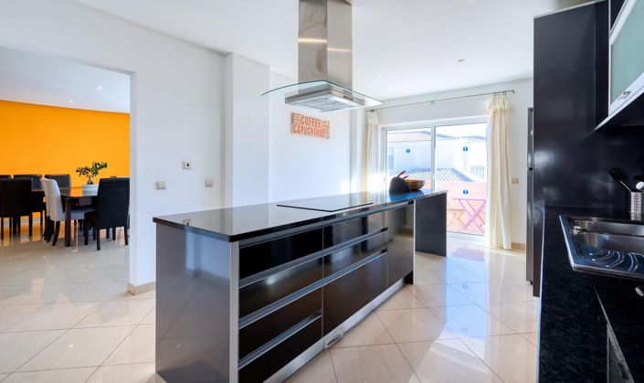 Image No.9-6 Bed Villa for sale