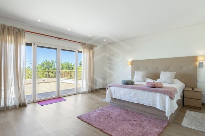 Image No.10-5 Bed Villa for sale