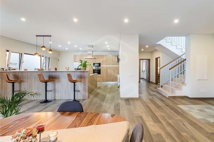 Image No.5-5 Bed Villa for sale