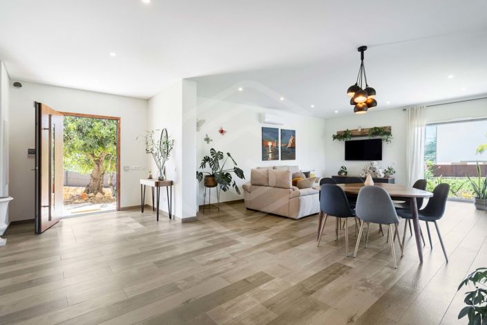 Image No.8-5 Bed Villa for sale