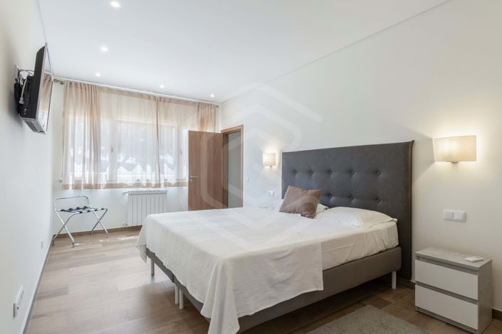 Image No.9-5 Bed Villa for sale