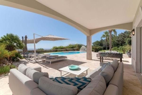 Image No.1-6 Bed Villa for sale