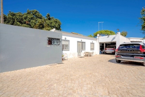 Image No.4-7 Bed Villa for sale