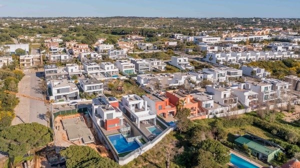 Image No.1-3 Bed Villa for sale