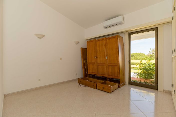 Image No.15-3 Bed Townhouse for sale