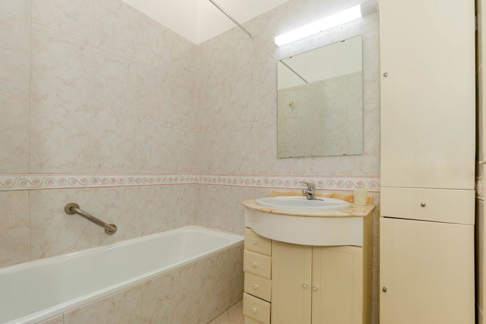 Image No.17-3 Bed Townhouse for sale