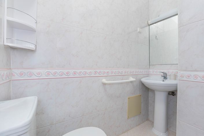 Image No.18-3 Bed Townhouse for sale