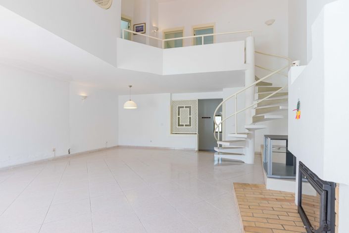 Image No.9-3 Bed Townhouse for sale