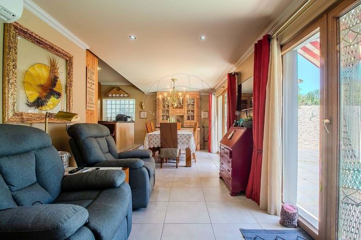 Image No.12-6 Bed Villa for sale