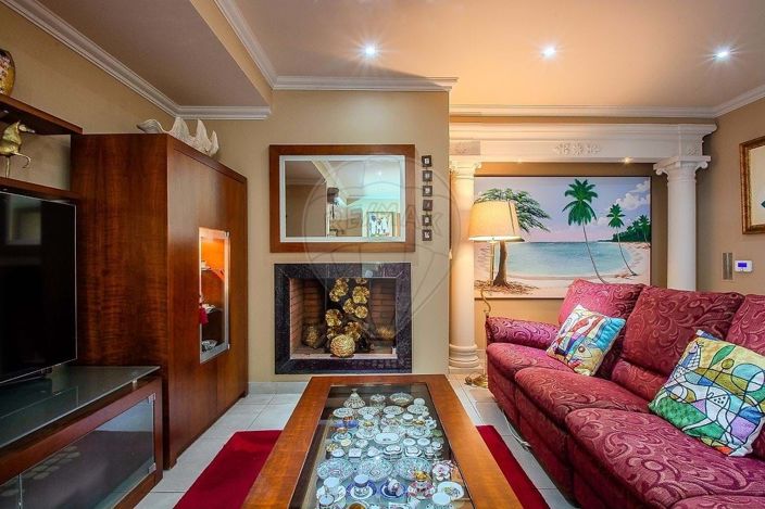 Image No.9-6 Bed Villa for sale