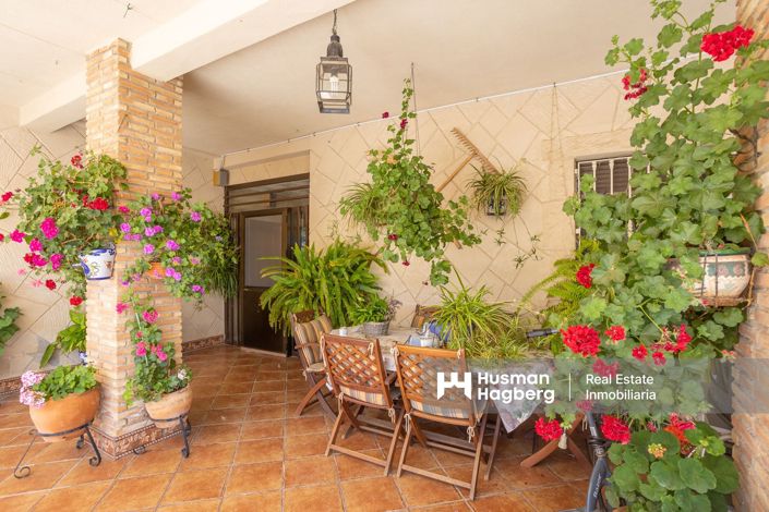 Image No.1-5 Bed Villa for sale