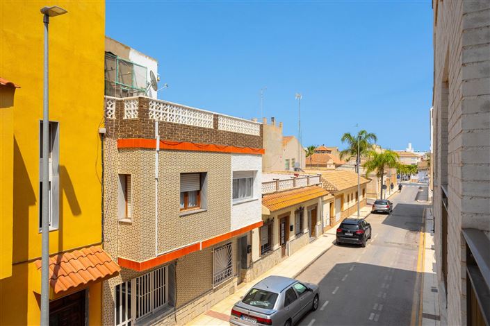 Image No.21-3 Bed Apartment for sale