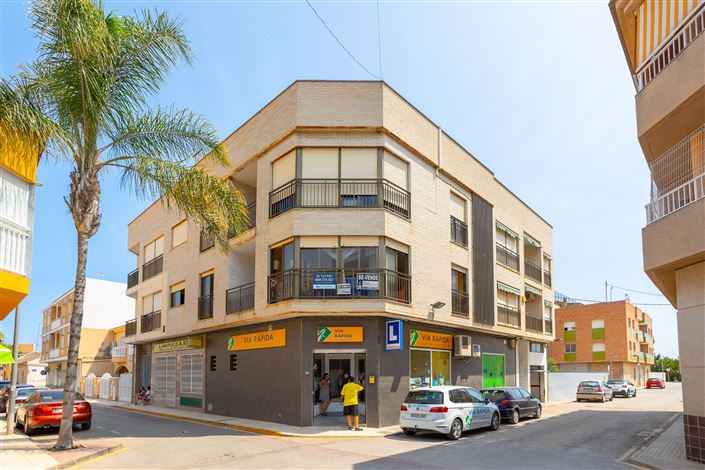 Image No.24-3 Bed Apartment for sale