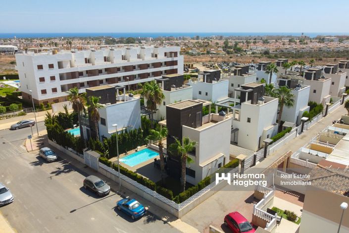 Image No.1-2 Bed Villa for sale