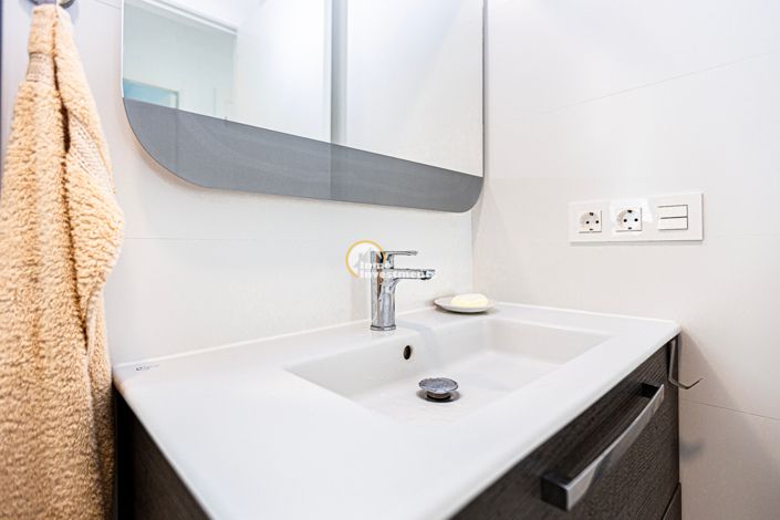 Image No.20-3 Bed Villa for sale