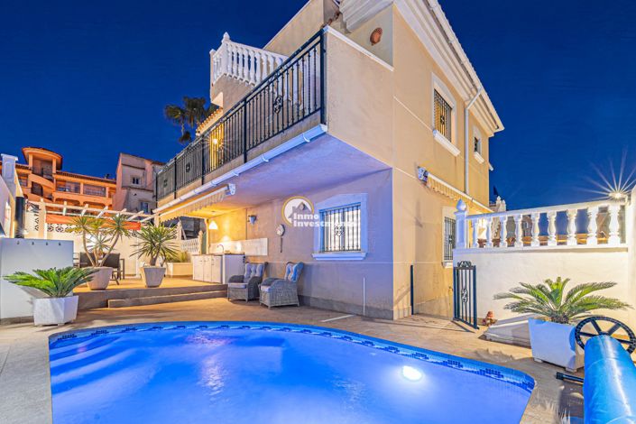 Image No.1-4 Bed Villa for sale