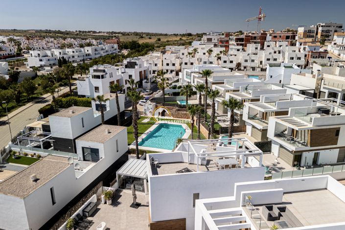 Image No.1-3 Bed Villa for sale